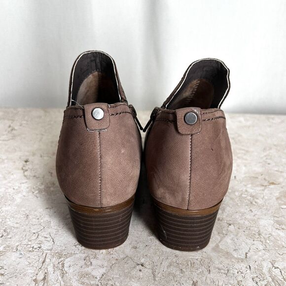 Naturalizer Zarie Ankle Booties 8 M Beige Taupe Leather Shoes Stacked Heel Nice! - Picture 8 of 12